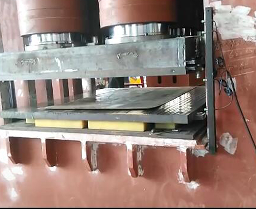 2000T框架壓花機(jī)